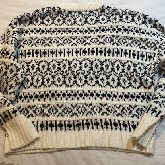 NWOT American Eagle chunky black / white knit sweater size m - Picture 2 of 8